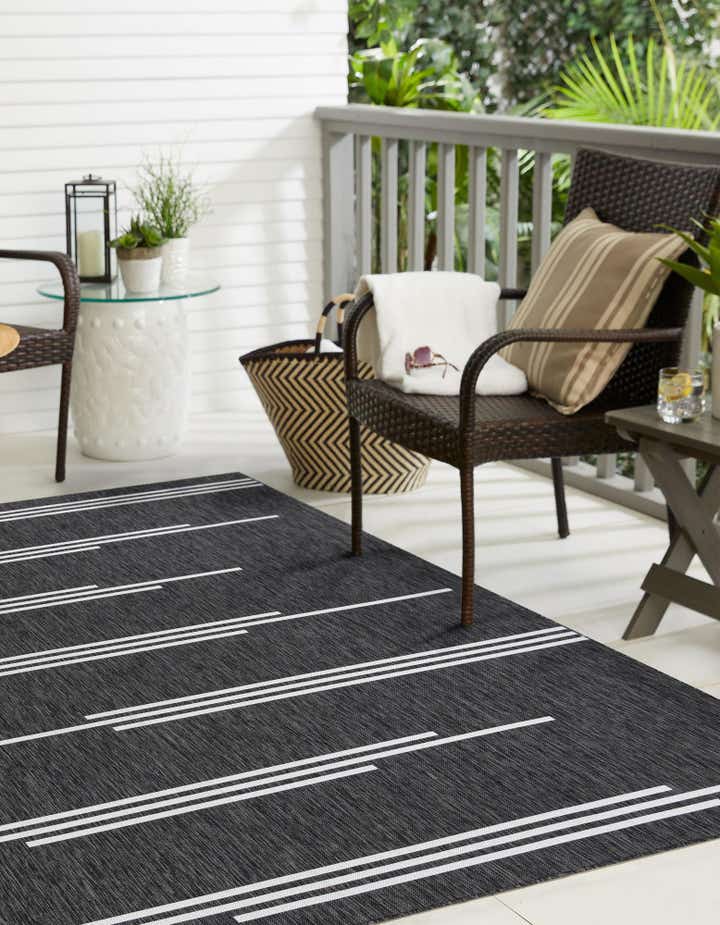 Black and White 10' x 10' Modern Indoor / Outdoor Square Rug | Rugs.com