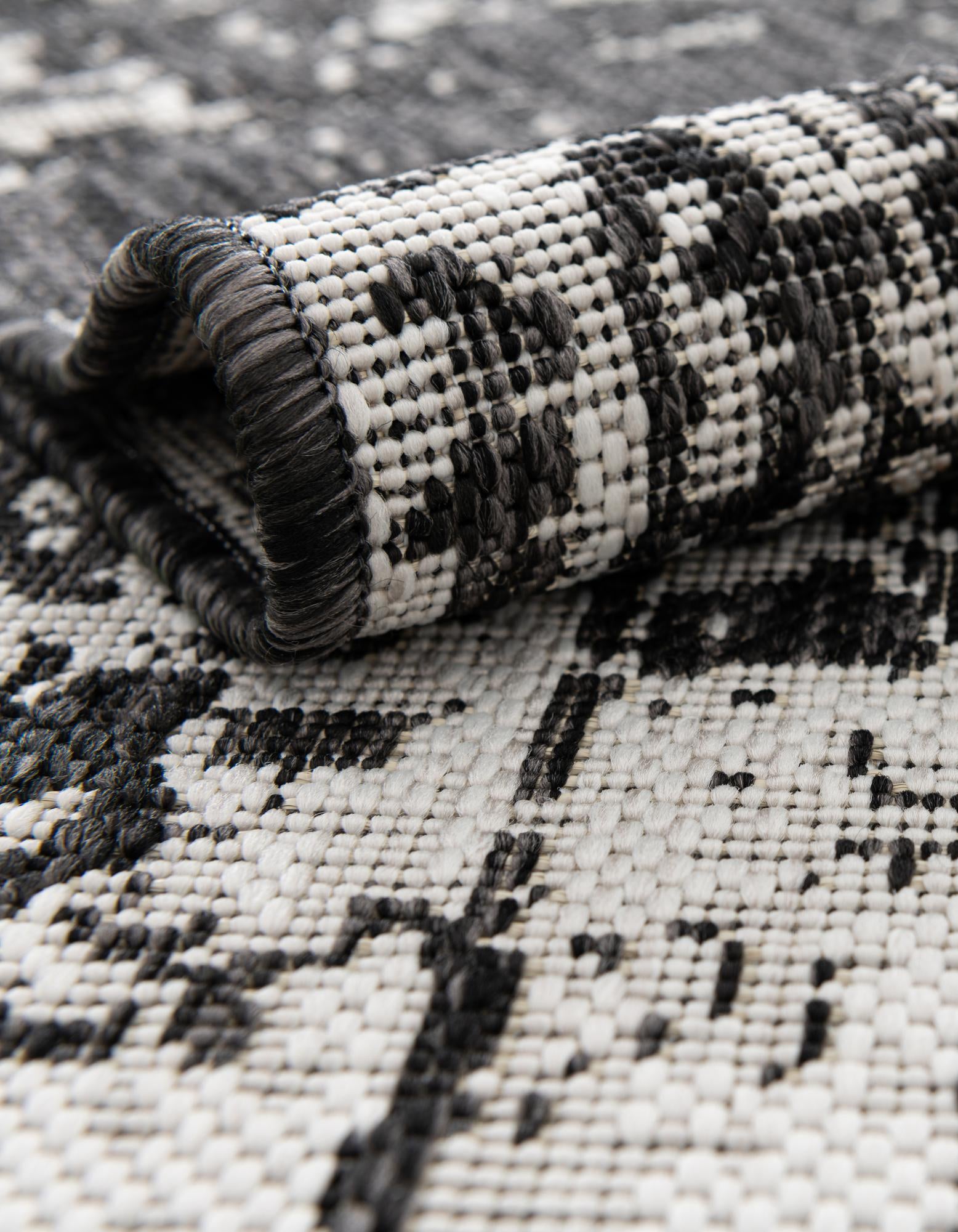 Black and White 7' 10 x 7' 10 Modern Indoor / Outdoor Square Rug | Rugs.com