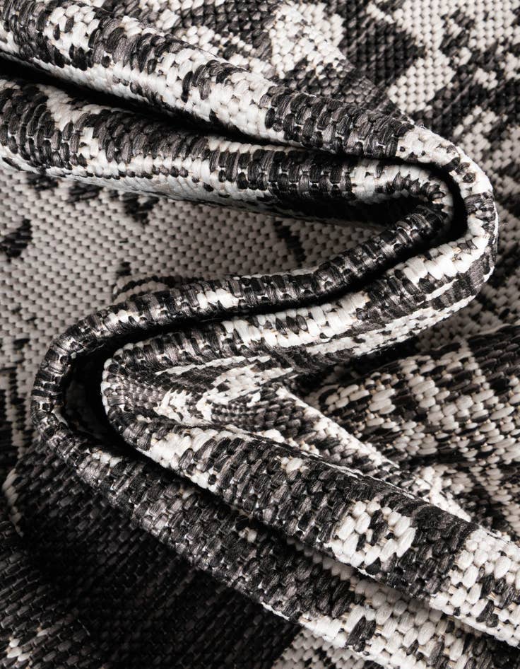 Detail image of  10' x 10'  Washable Traditional Indoor / Outdoor Square Rug