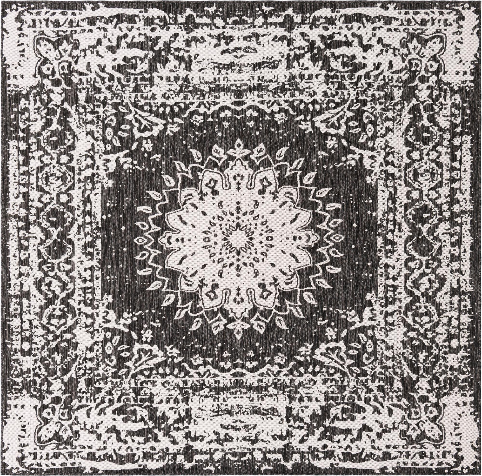  7' 10 x 7' 10  Washable Traditional Indoor / Outdoor Square Rug