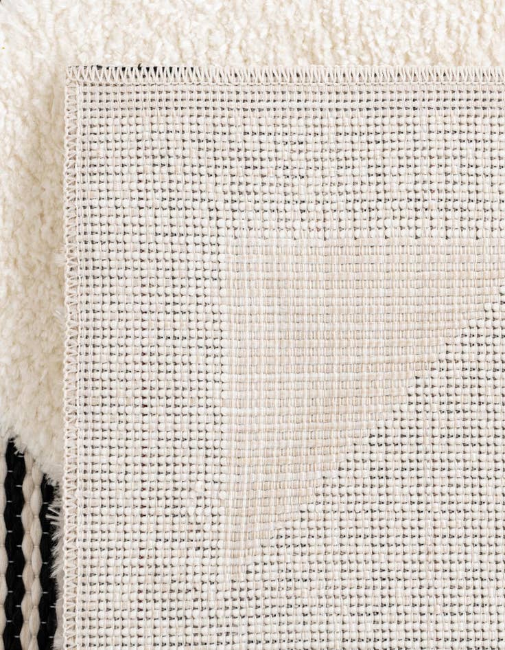 Detail image of  7' 10 x 7' 10 Prismatic Square Rug