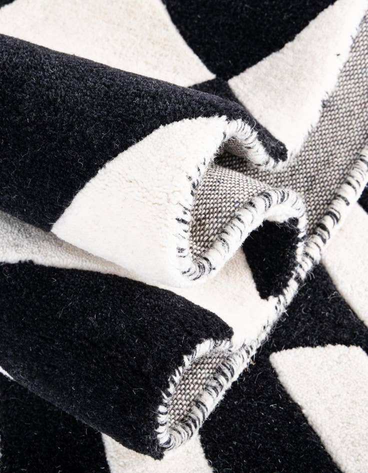 Detail image of  7' 10 x 7' 10 Vortex Wool Square Rug