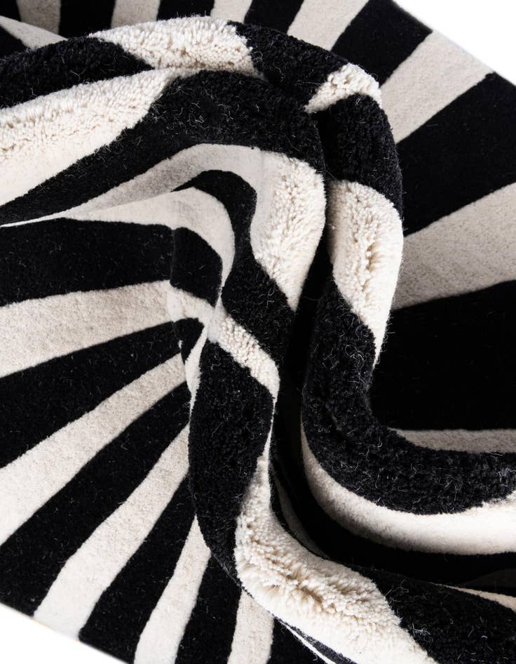 Detail image of  7' 10 x 7' 10 Vortex Wool Square Rug