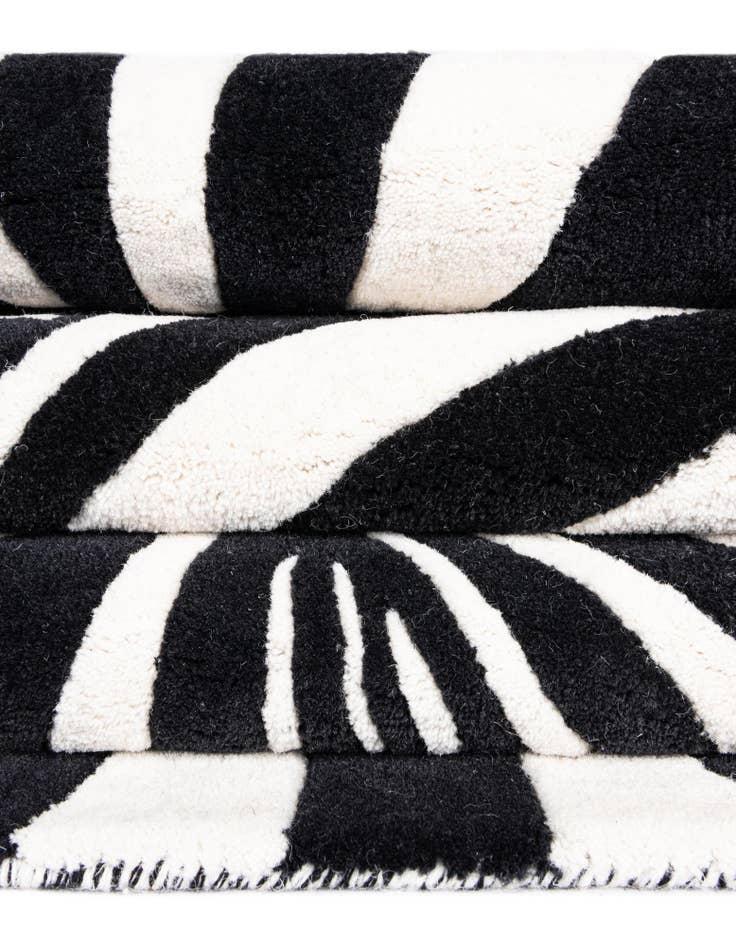 Detail image of  7' 10 x 7' 10 Vortex Wool Square Rug