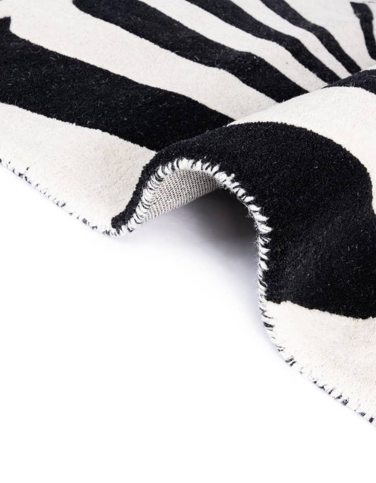 Detail image of  7' 10 x 7' 10 Vortex Wool Square Rug