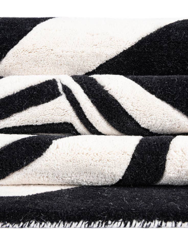 Detail image of  7' 10 x 7' 10 Vortex Wool Square Rug