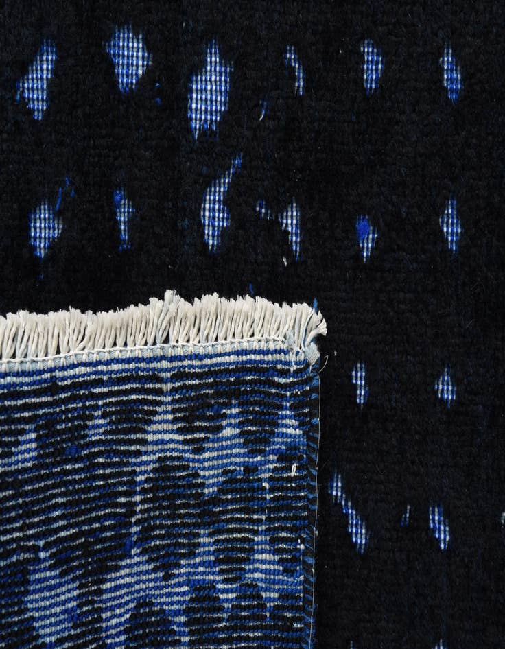 Detail image of  8' x 10' 4  Hand Knotted Darya Wool Rug