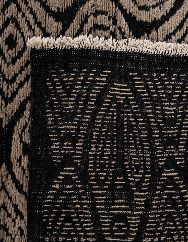 Detail image of  9' x 12' 5  Hand Knotted Darya Wool Rug