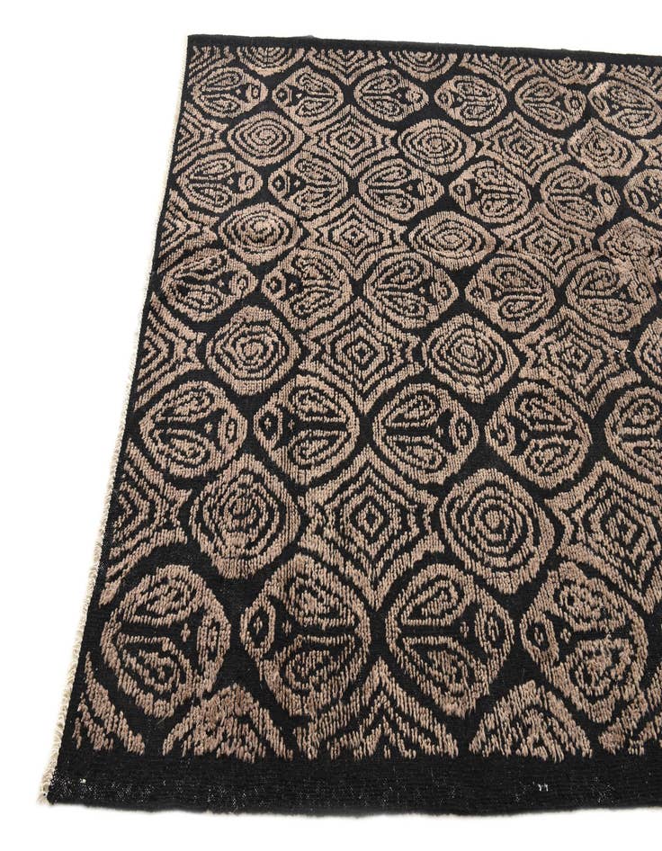 Detail image of  6' 6 x 9' 8  Hand Knotted Darya Wool Rug