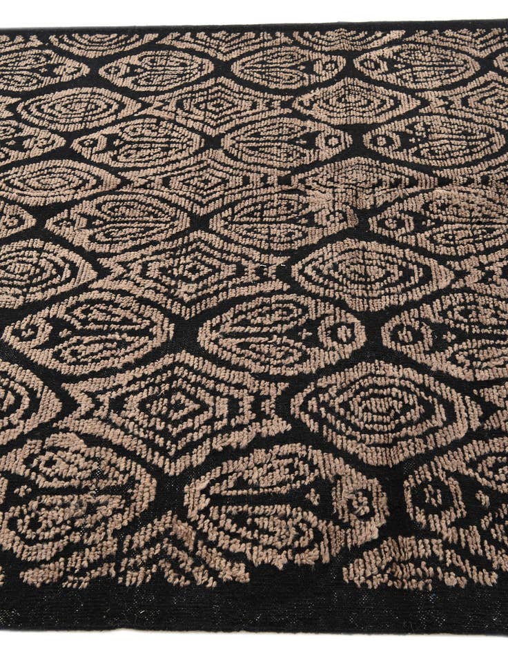 Detail image of  6' 6 x 9' 8  Hand Knotted Darya Wool Rug