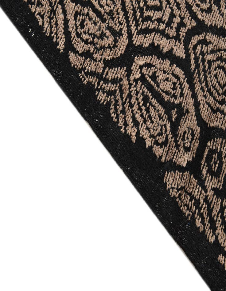 Detail image of  6' 6 x 9' 8  Hand Knotted Darya Wool Rug