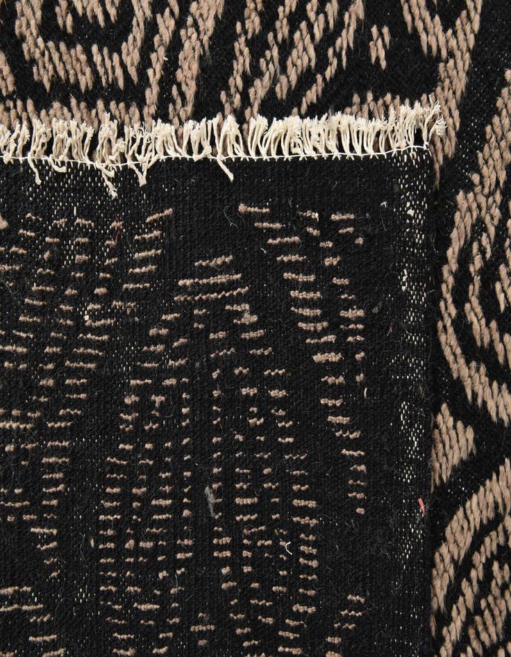 Detail image of  6' 6 x 9' 8  Hand Knotted Darya Wool Rug