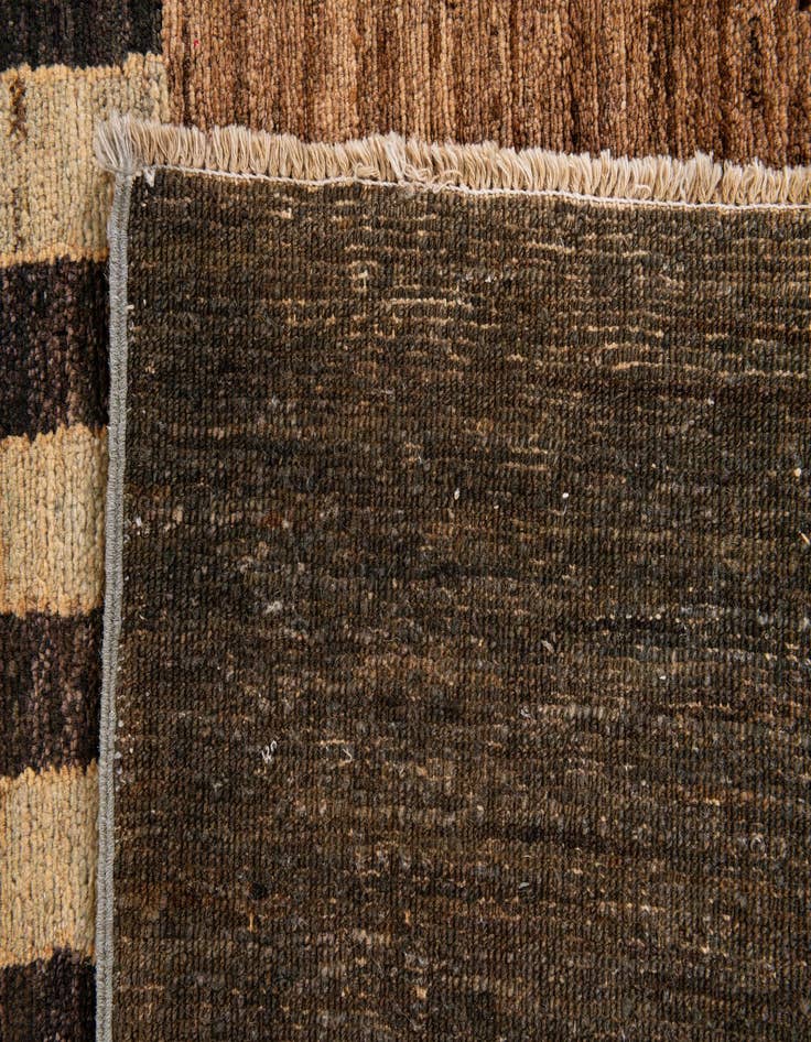 Detail image of  6' 9 x 9' 4  Hand Knotted Modern Ziegler Wool Rug