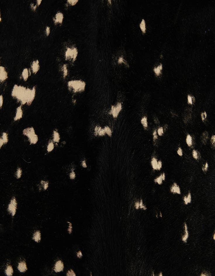 Detail image of  6' 9 x 6' 10 Cowhide Leather Freeform Rug