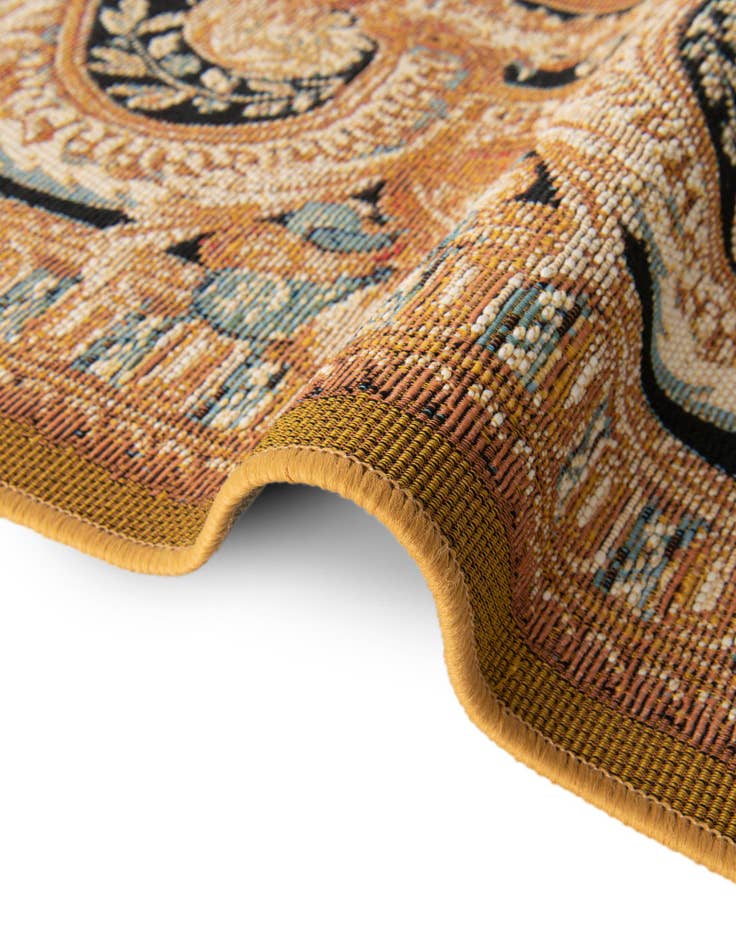 Detail image of  5' 3 x 8'  Washable Traditional Indoor / Outdoor Rug