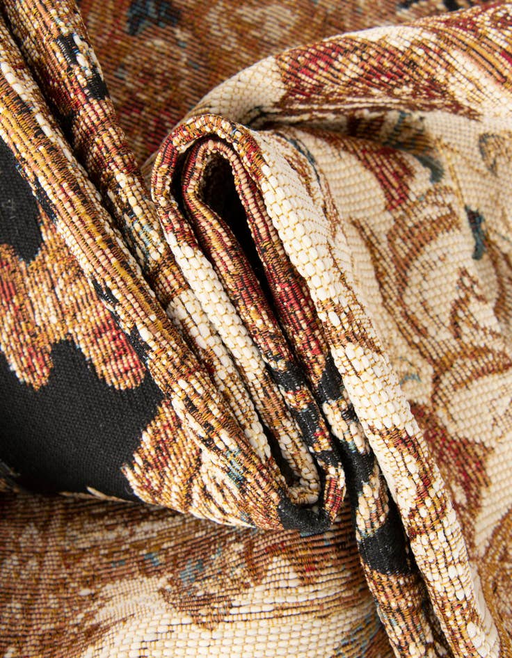 Detail image of  4' x 4'  Washable Traditional Indoor / Outdoor Round Rug