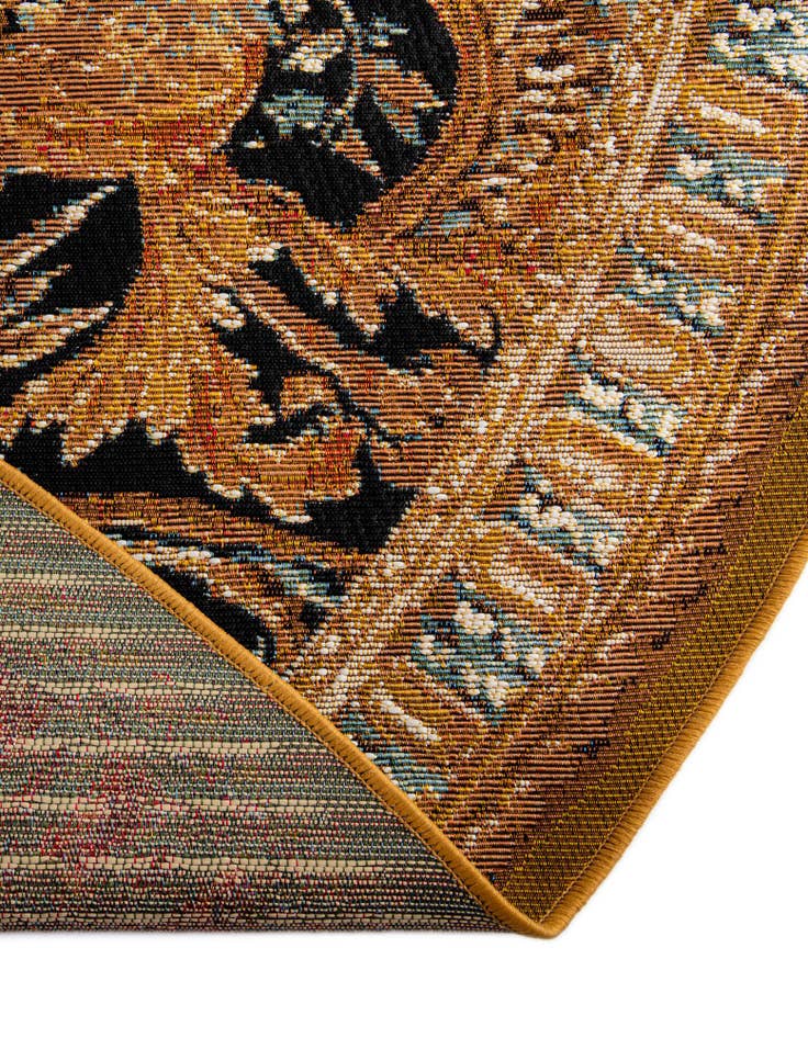 Detail image of  4' x 4'  Washable Traditional Indoor / Outdoor Round Rug