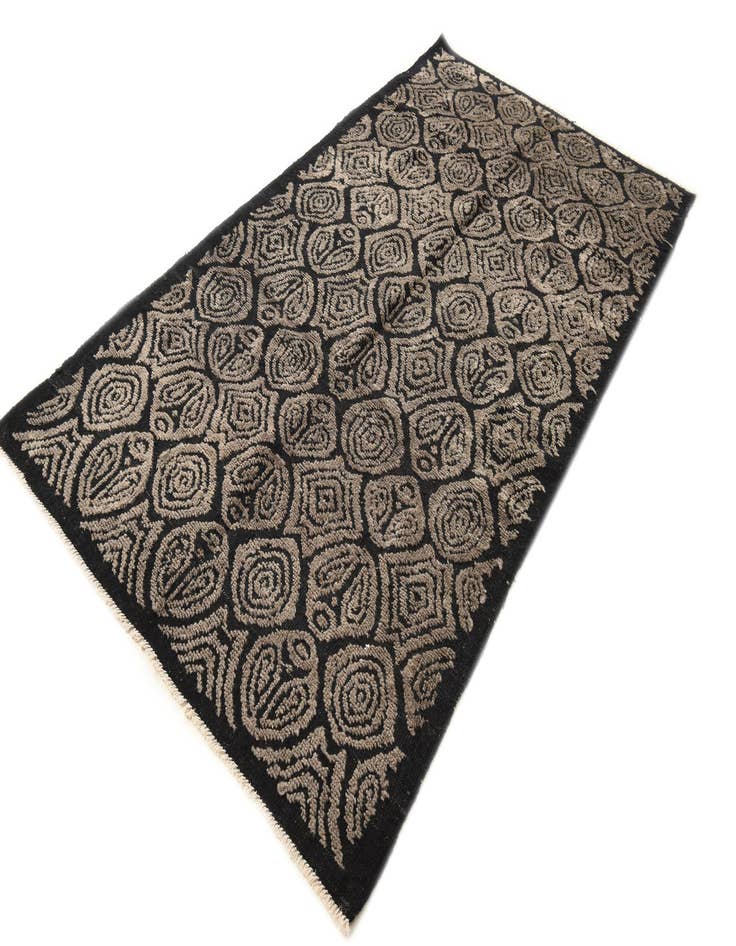 Detail image of  5' 4 x 9' 11  Hand Knotted Darya Wool Rug