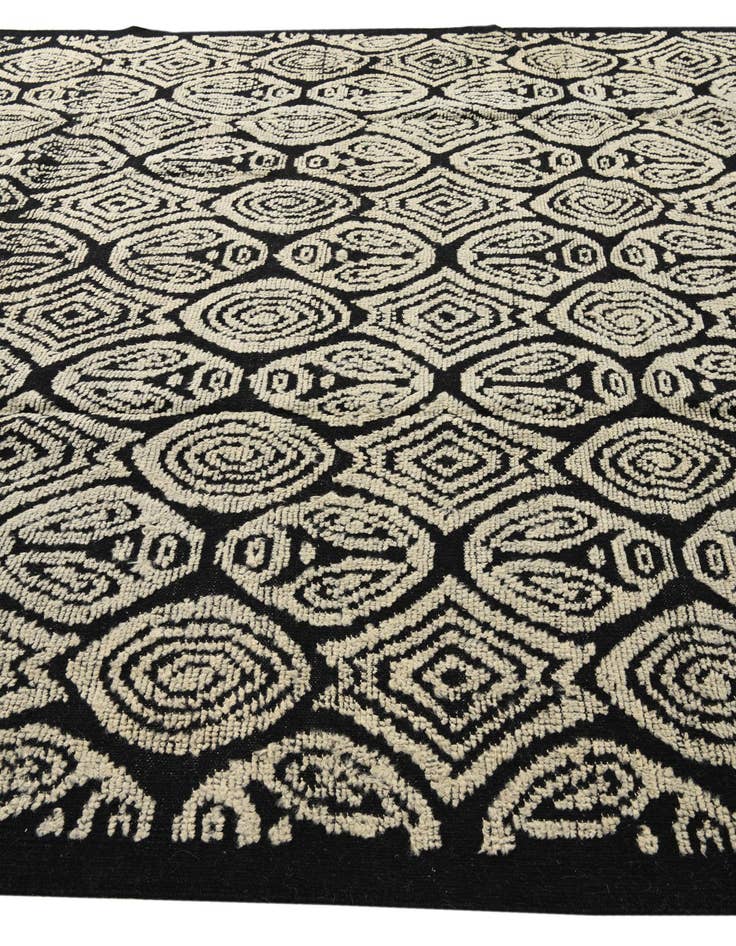 Detail image of  8' 6 x 10' 5  Hand Knotted Darya Wool Rug