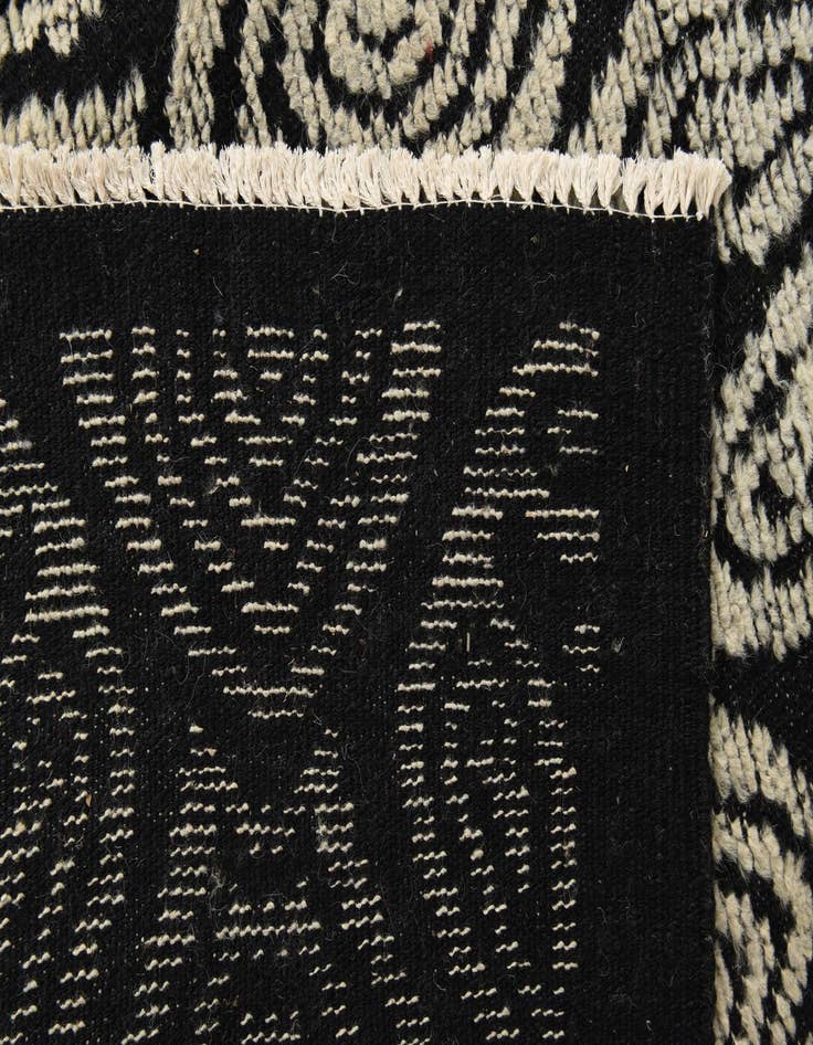 Detail image of  8' 6 x 10' 5  Hand Knotted Darya Wool Rug
