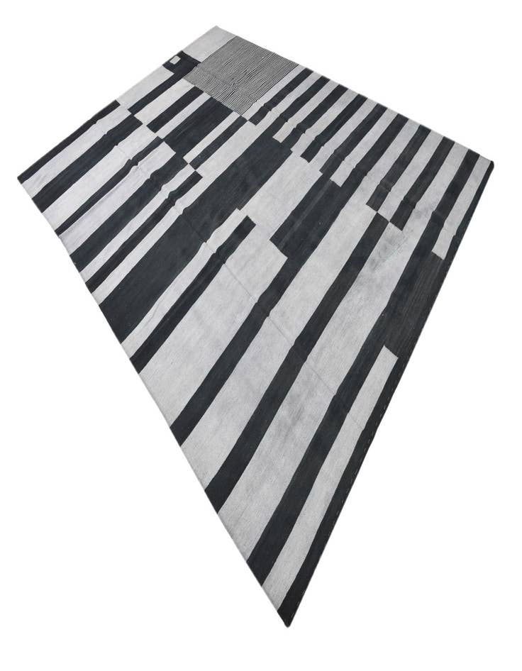 Detail image of  8' 3 x 11' 2  Hand Woven Kilim Modern Wool Rug