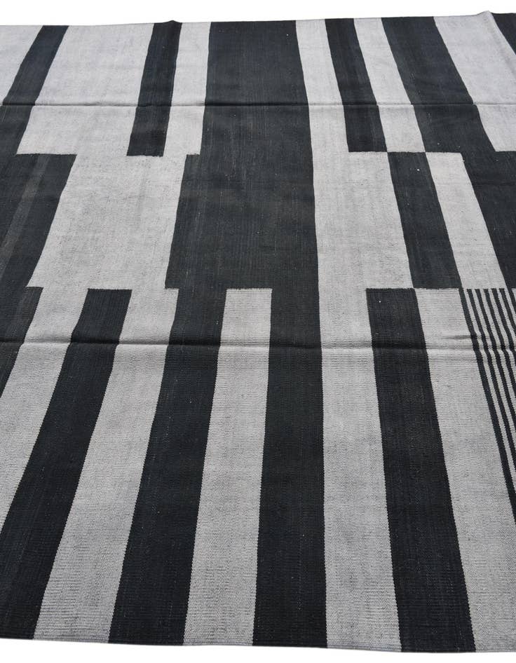 Detail image of  8' 3 x 11' 2  Hand Woven Kilim Modern Wool Rug