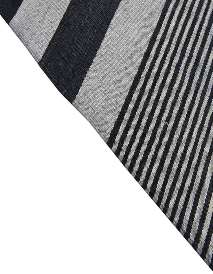 Detail image of  8' 3 x 11' 2  Hand Woven Kilim Modern Wool Rug