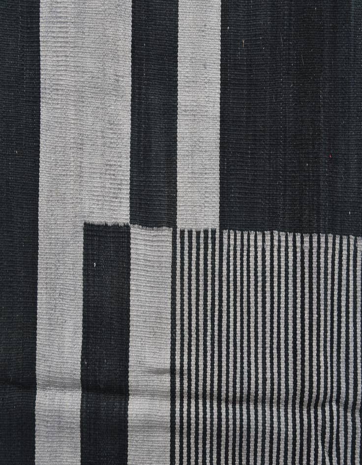 Detail image of  8' 3 x 11' 2  Hand Woven Kilim Modern Wool Rug