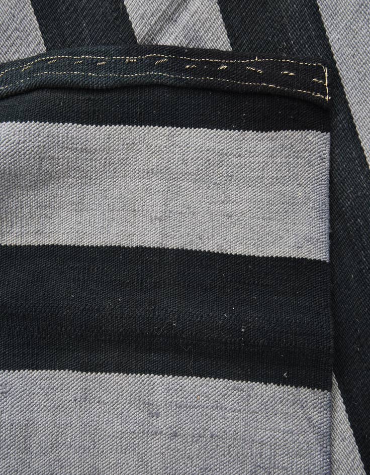 Detail image of  8' 3 x 11' 2  Hand Woven Kilim Modern Wool Rug