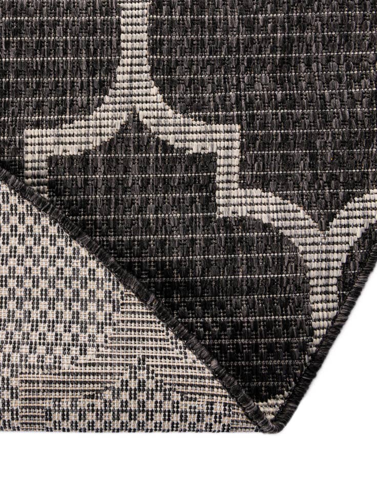Detail image of  2' 7 x 4'  Washable Lattice Indoor / Outdoor Hearth Rug