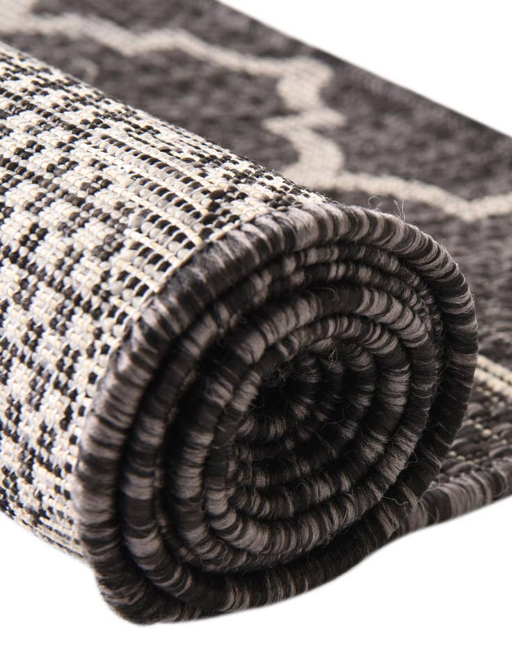 Detail image of  2' 7 x 4'  Washable Lattice Indoor / Outdoor Hearth Rug