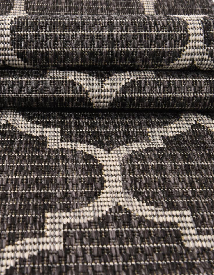 Detail image of  2' 7 x 4'  Washable Lattice Indoor / Outdoor Hearth Rug