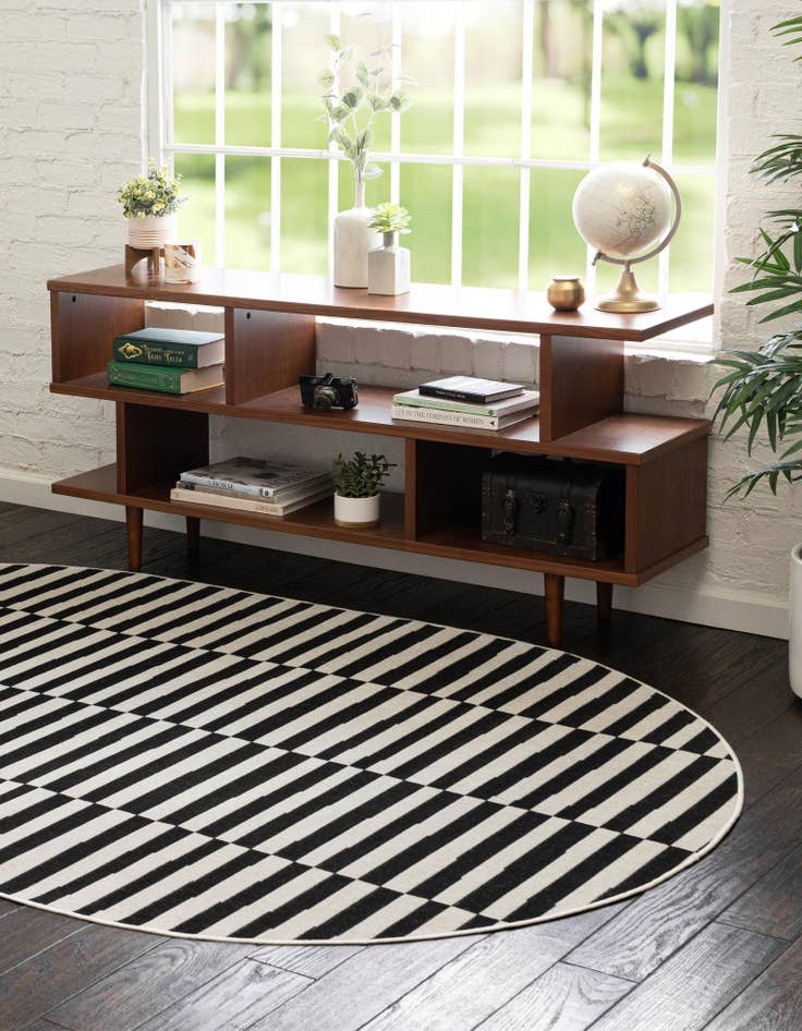 Detail image of  5' x 8' SoHo Oval Rug