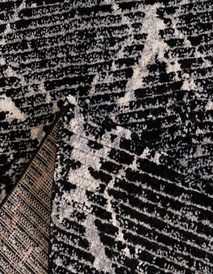 Detail image of  5' x 8' Tucson Oval Rug