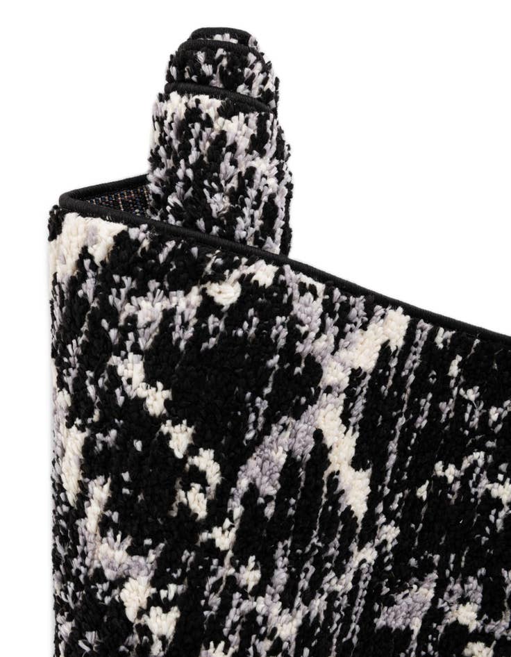 Detail image of  5' x 8' Tucson Oval Rug