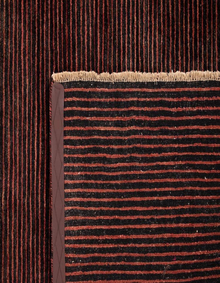 Detail image of  4' x 5' 10 Aatish Wool Rug