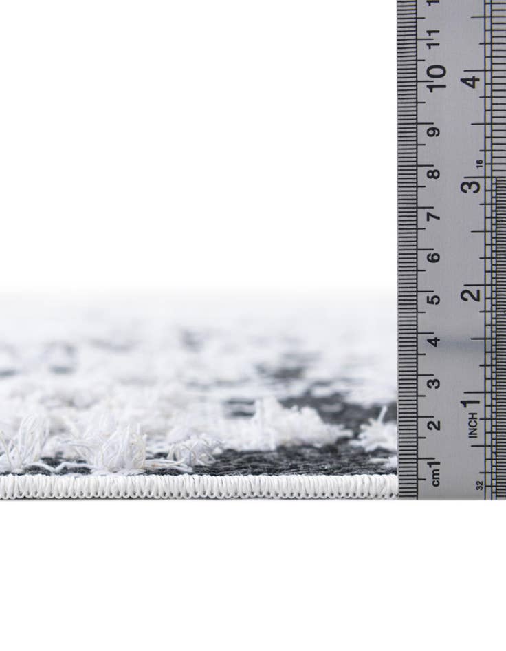 Detail image of  4' 5 x 6' Abbey Rug