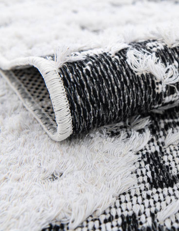 Detail image of  4' 5 x 6' Abbey Rug