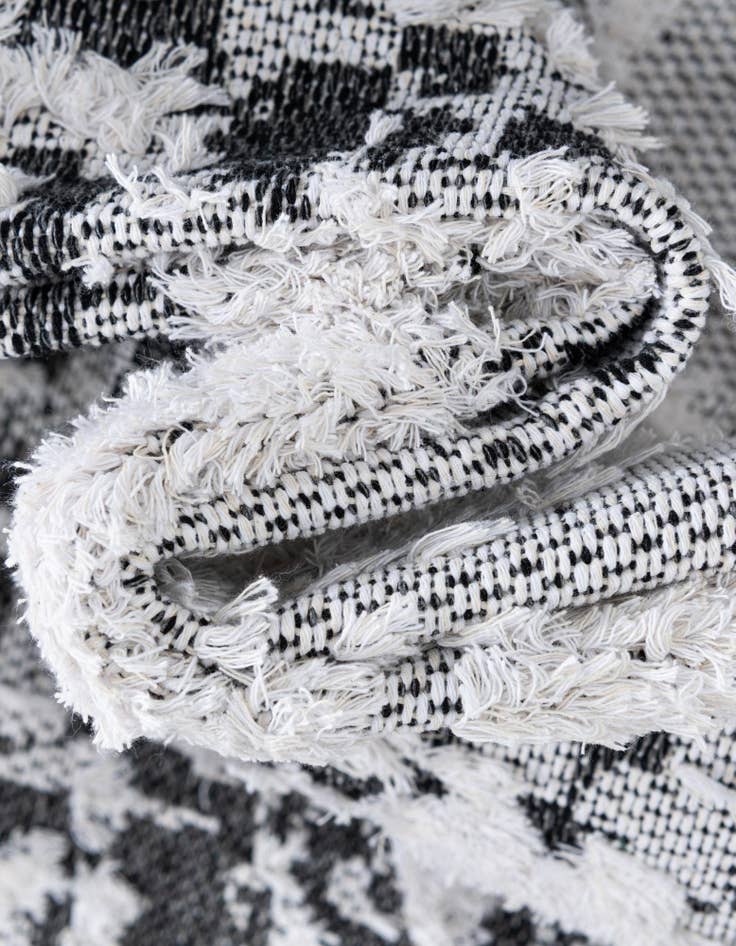 Detail image of  4' 5 x 6' Abbey Rug