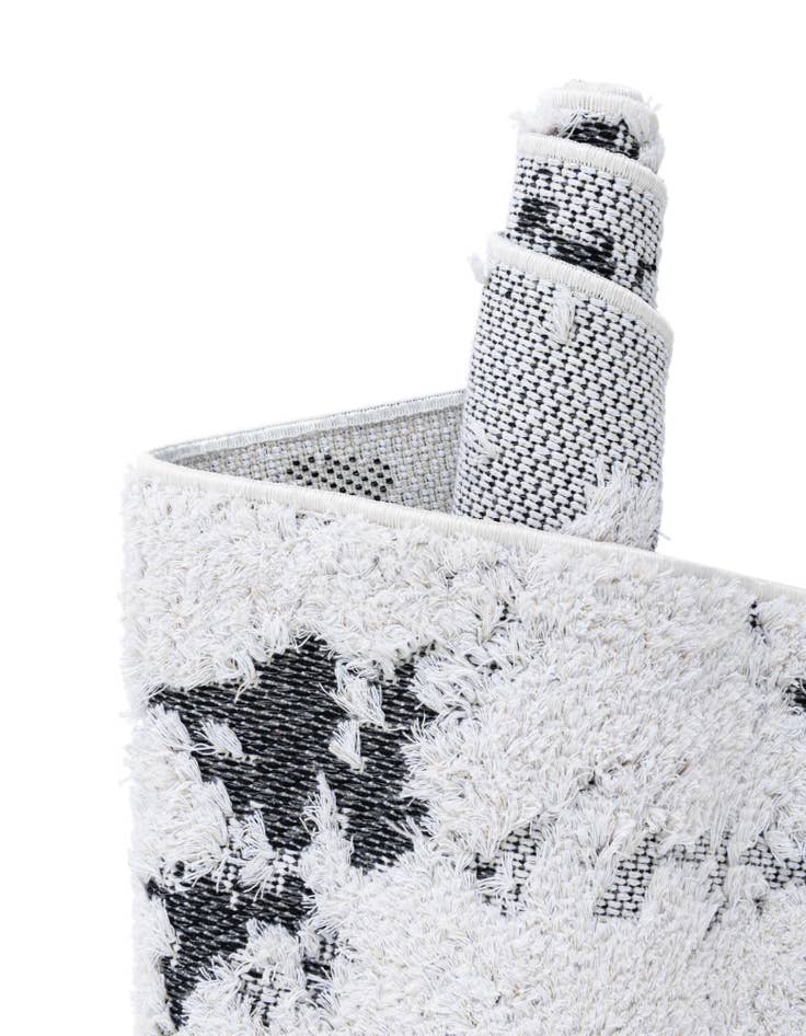 Detail image of  4' 5 x 6' Abbey Rug