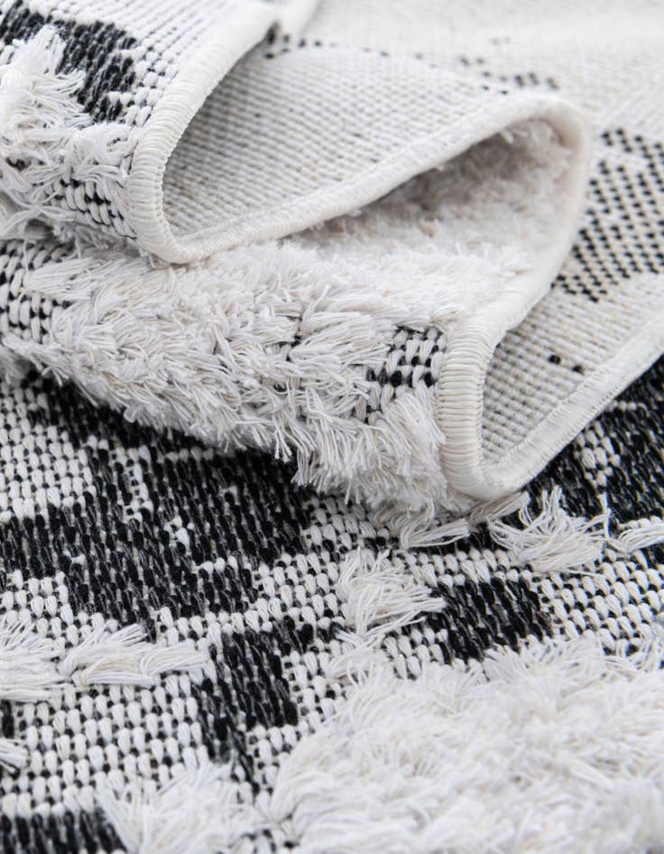 Detail image of  4' 5 x 6' Abbey Rug