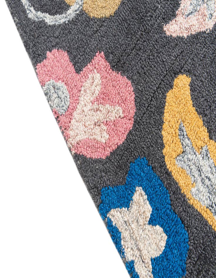 Detail image of  3' x 4' 10 Agra Rug