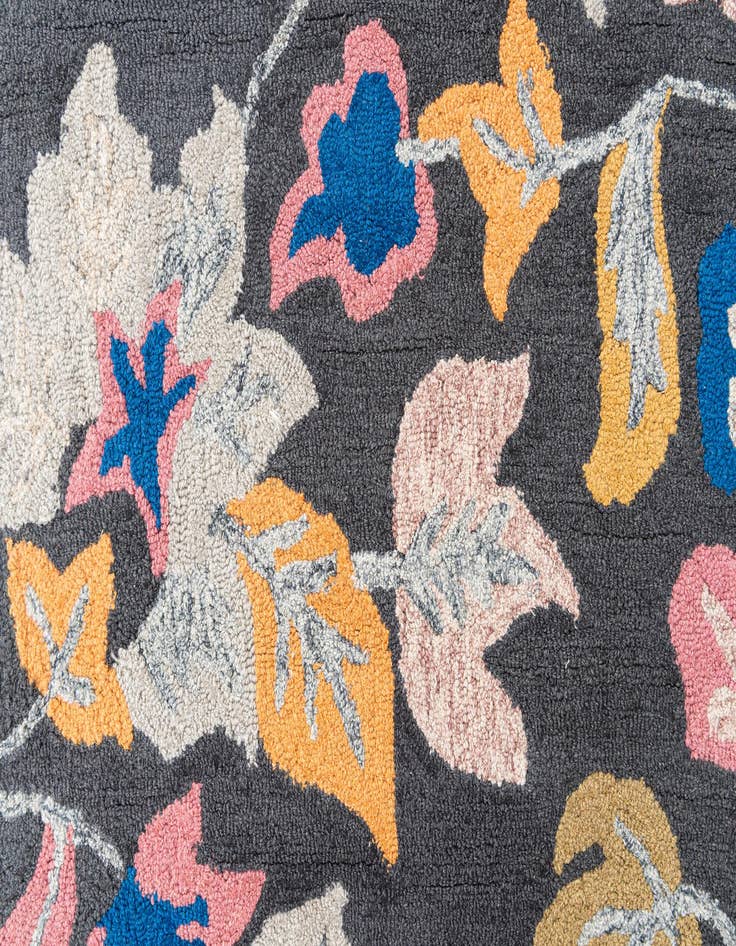Detail image of  3' x 4' 10 Agra Rug
