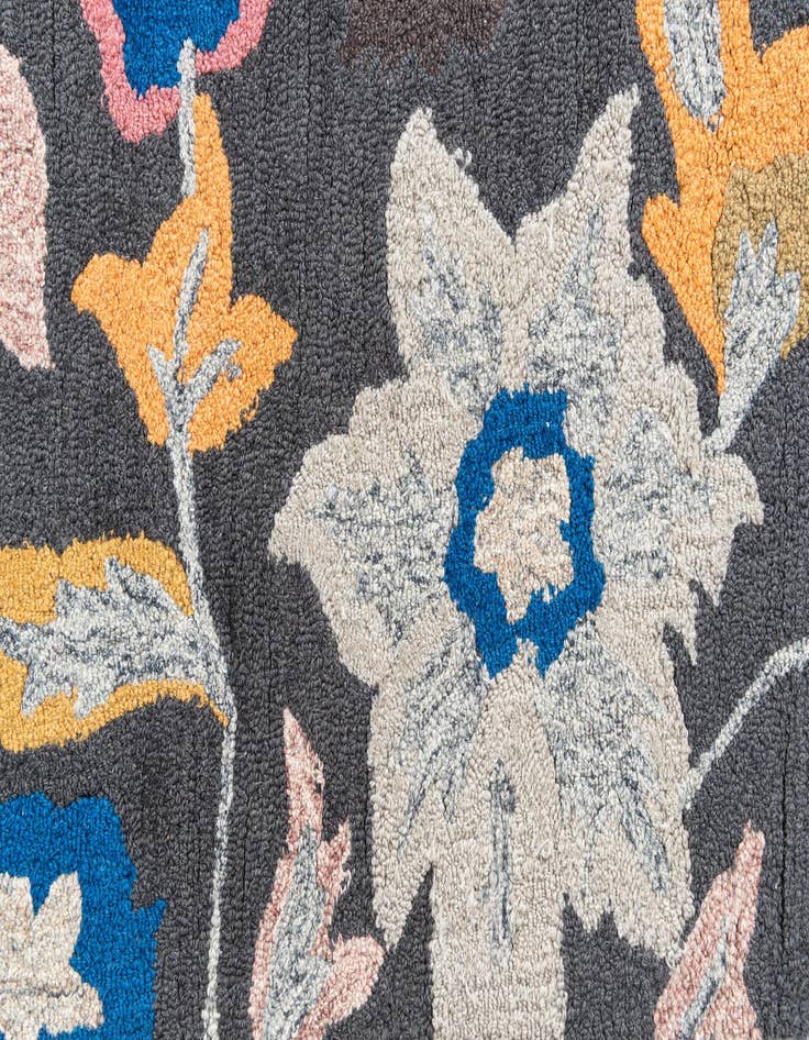 Detail image of  3' x 4' 10 Agra Rug