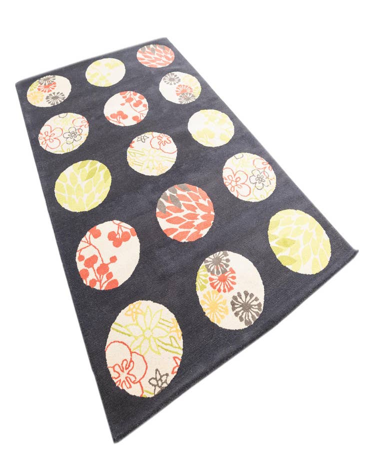 Detail image of  5' 1 x 8' 1 Agra Rug