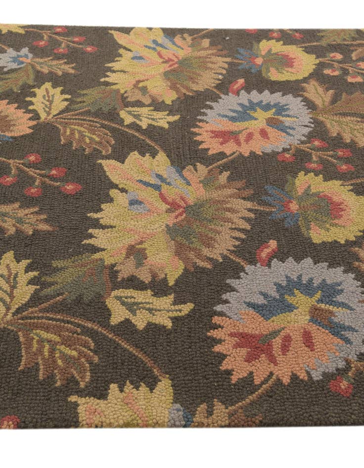 Detail image of  5' 3 x 7' 7 Agra Wool Rug