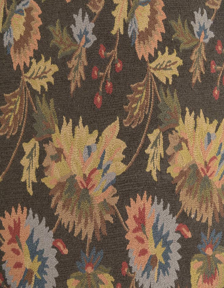 Detail image of  5' 3 x 7' 7 Agra Wool Rug