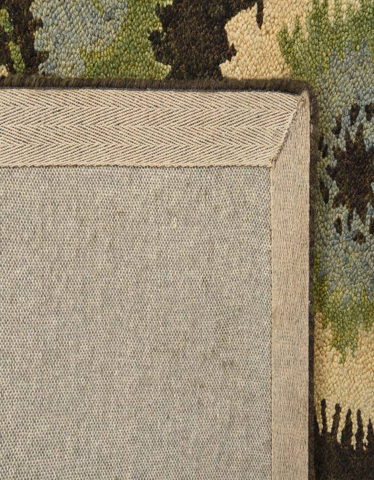 Detail image of  8' x 9' 10 Agra Rug