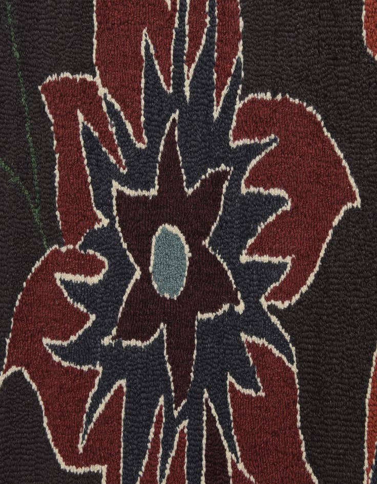 Detail image of  5' x 8' Agra Wool Rug