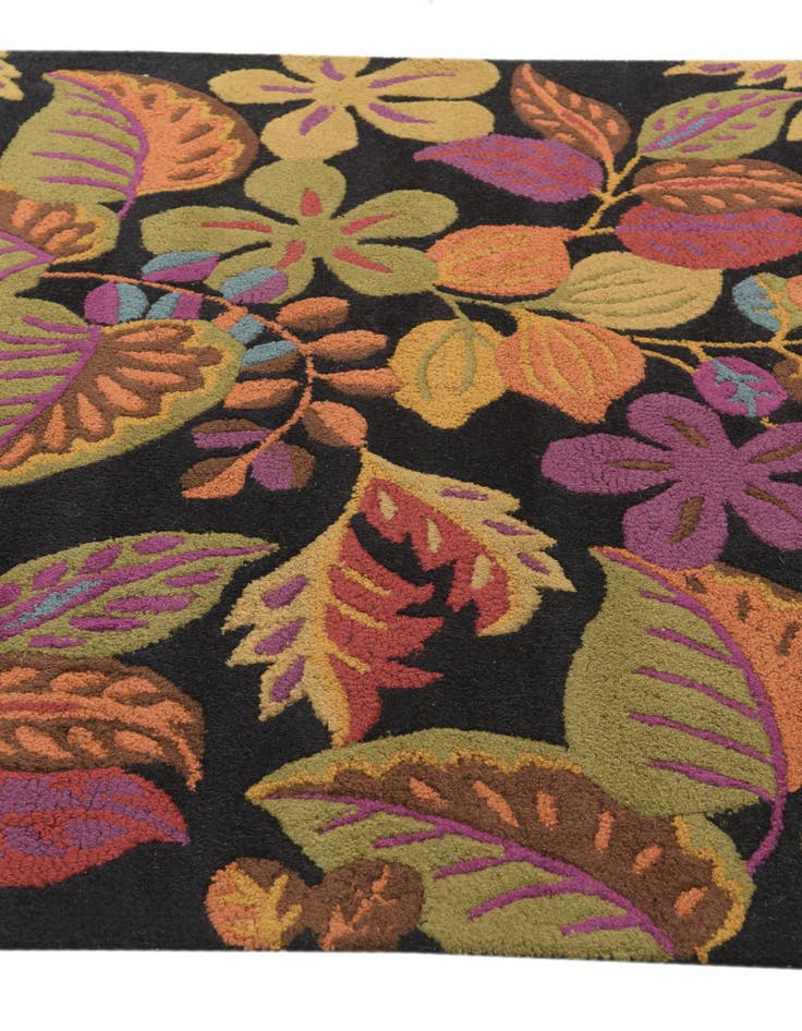 Detail image of  5' x 7' 10 Agra Wool Rug